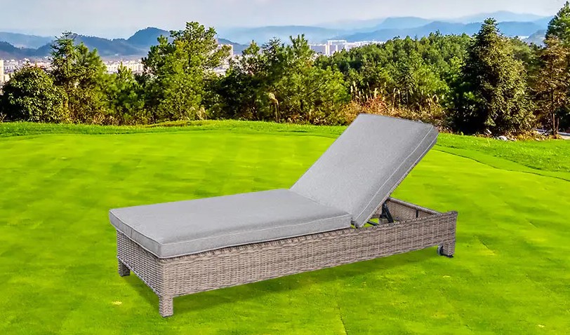 Is de terrasloungeset gemakkelijk te onderhouden?